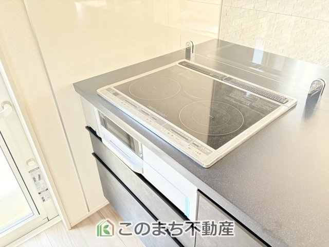 ブルーミングガーデン宇都宮市泉が丘7丁目2期のキッチン|IHクッキングヒーターで調理もお掃除も楽々です♪