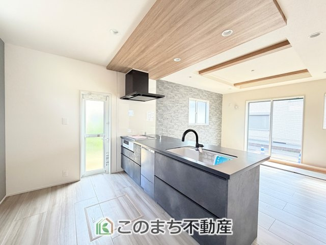 ブルーミングガーデン宇都宮市泉が丘7丁目2期のキッチン|人気の対面式キッチン☆料理をしながらご家族とコミュニケーションが取れます♪