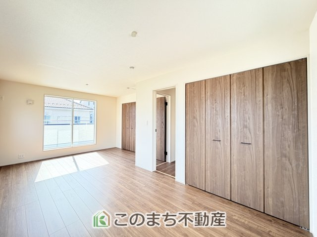 ブルーミングガーデン宇都宮市泉が丘7丁目2期の洋室|南向きで陽当たりの良い洋室♪風通しもよく快適です☆