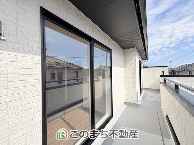ブルーミングガーデン宇都宮市泉が丘7丁目2期のバルコニー|南向きの大型バルコニーは陽当り良好で、たっぷりのお洗濯物もよく乾きます！
さらにインナーバルコニーなので雨の日でも安心してお出かけできますね♪