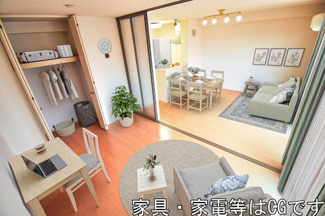 【居間・リビング】 | アスクール　B棟 | 同一間取り、反転タイプの写真です。