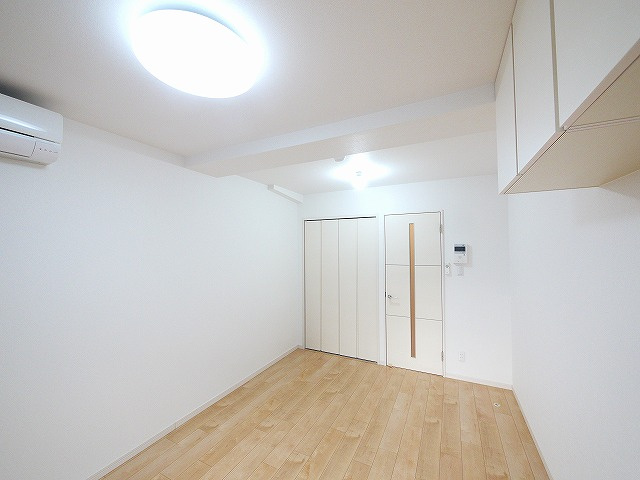 グラディオ新大宮の寝室|使い勝手のいい寝室です