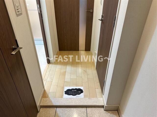 クレヴィア本郷の玄関