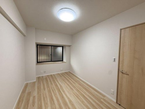 コスモ志木ロイヤルフォルムの洋室|使い勝手のいい洋室です