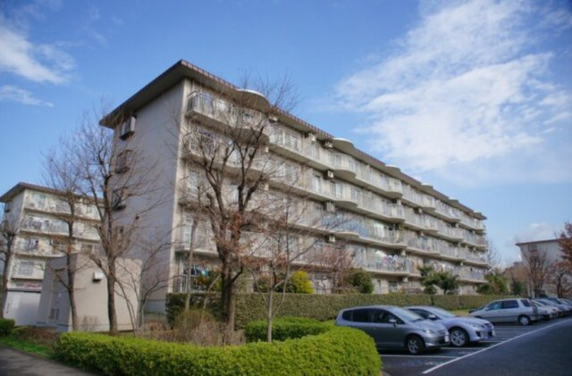 志木ニュータウン東の森壱番街五号棟の外観|落ち着いた雰囲気の外観です