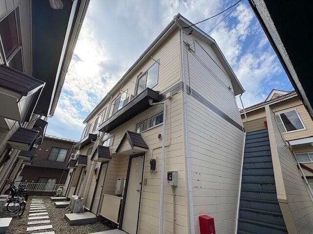 流山市大字東深井のアパートの外観