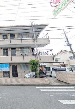 相模原市南区大野台４丁目の賃貸マンションのエントランス