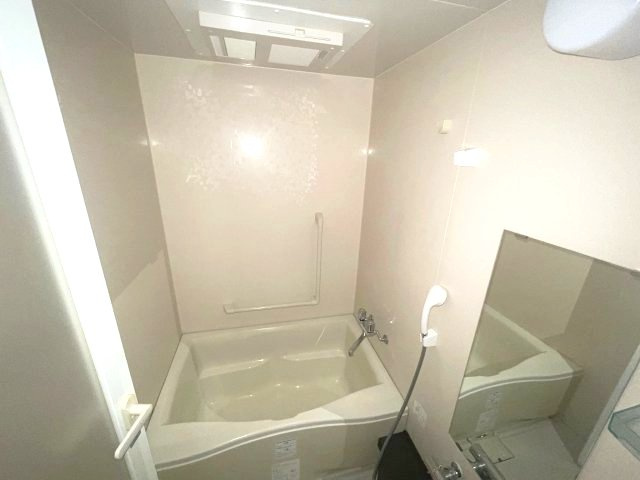 レクシア鶴見の浴室|同物件他部屋のお写真です。
間取り図を参照してください。