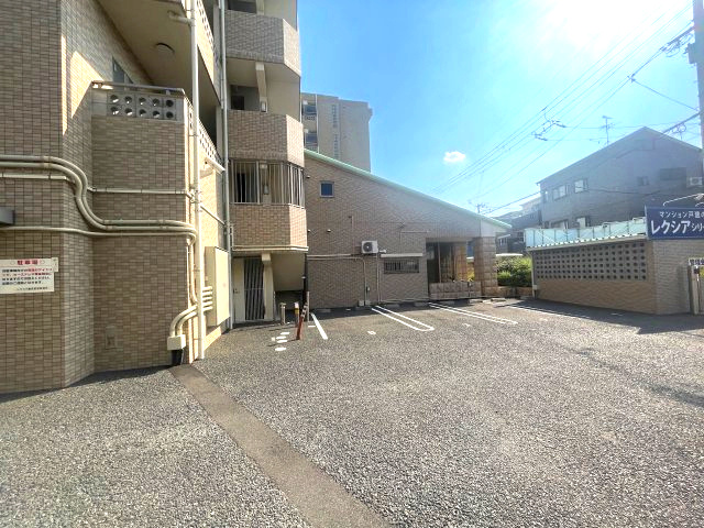 レクシア鶴見の駐車場|同物件他部屋のお写真です。
間取り図を参照してください。