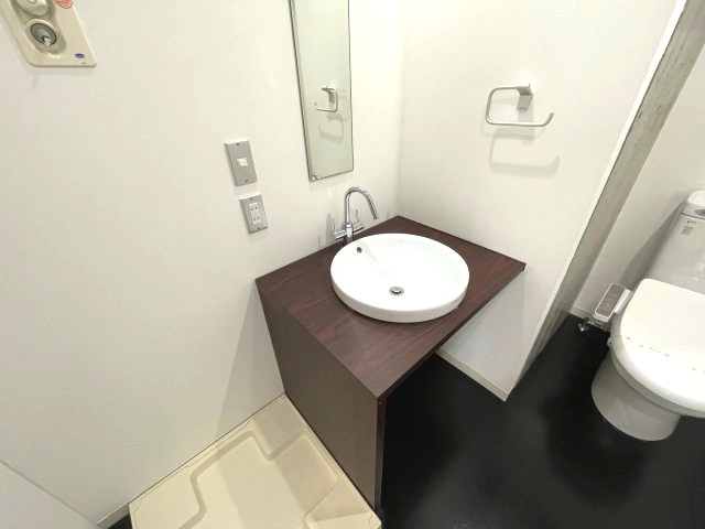 アーデンタワー南堀江の独立洗面台|イメージとして同マンション他部屋を表示しています