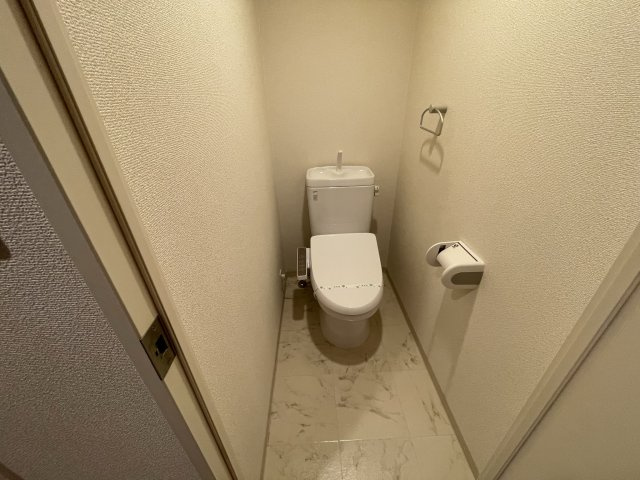 ルクレ阿波座レジデンス　仲介手数料無料のトイレ