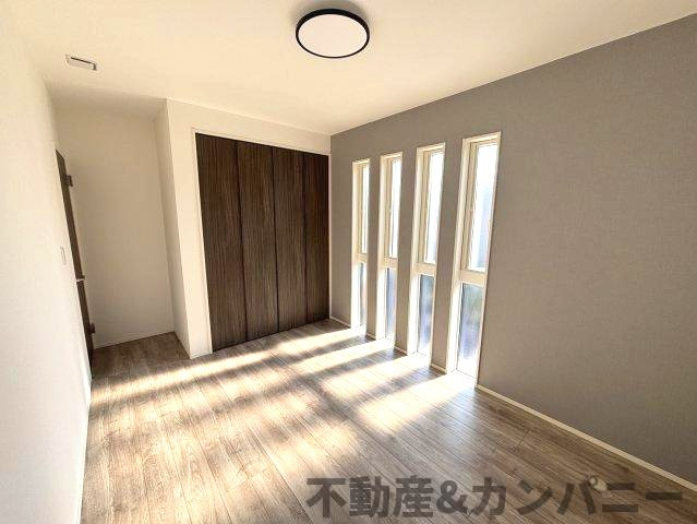 堀江町の中古戸建の洋室|使い勝手のいい洋室です