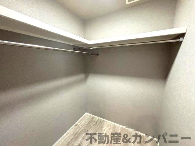 堀江町の中古戸建の収納|たっぷり収納できるウォークインクローゼットです