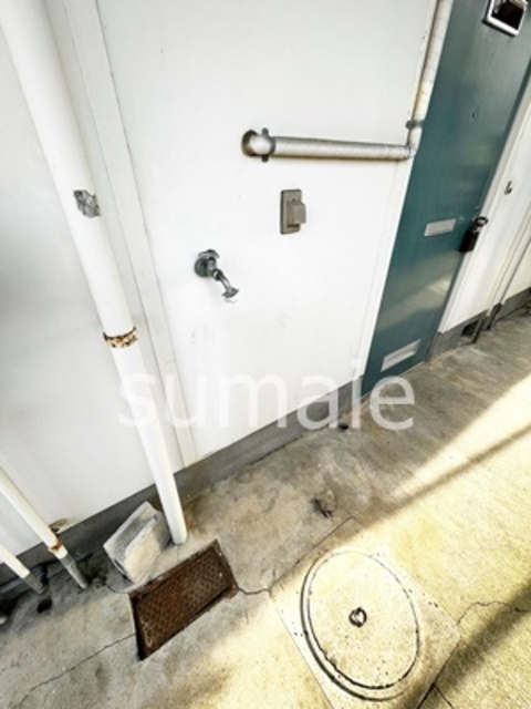 サニーコーポまさもとⅠの洗面所|室外洗濯機置き場です