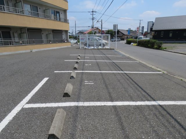 グッドライフの駐車場