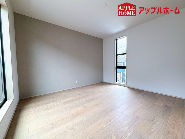 グリーンガーデン 大宮大和田2期の洋室|居室は全室収納あり！たっぷりある収納活用でお部屋もキレイを保てます♪