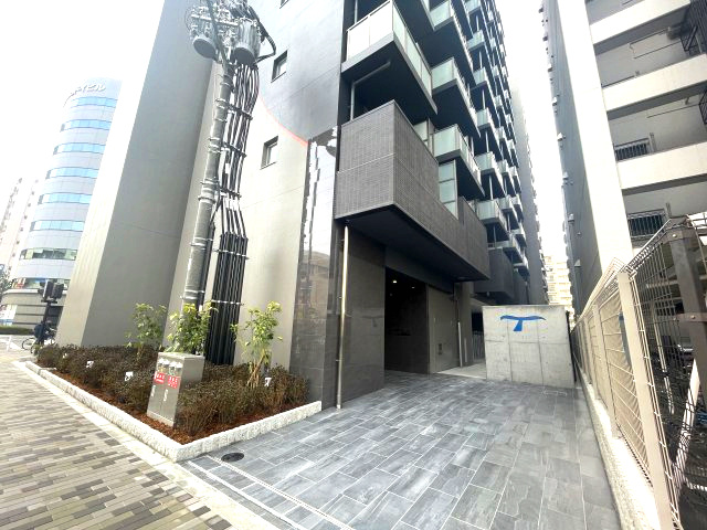 セレニテフラン新大阪　仲介手数料無料！のエントランス