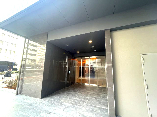 セレニテフラン新大阪　仲介手数料無料！のエントランス