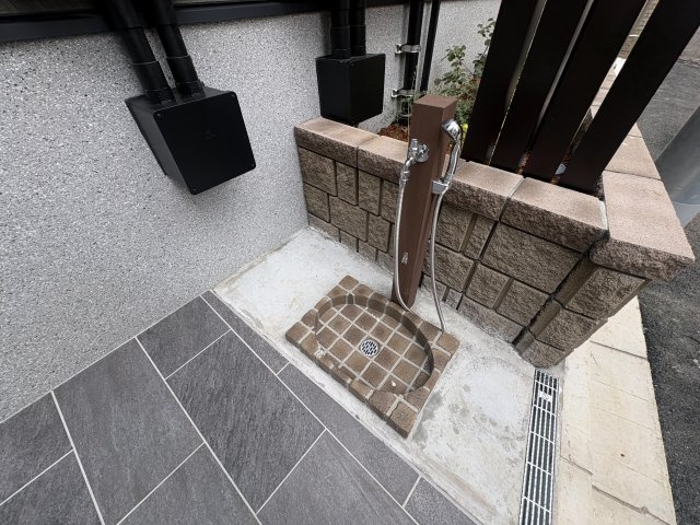 狛江市東和泉１丁目のアパートのエントランス