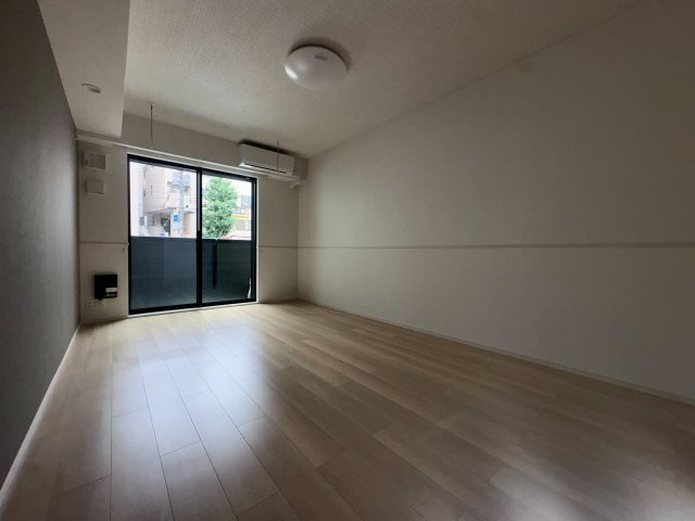 狛江市東和泉１丁目のアパートの居間・リビング