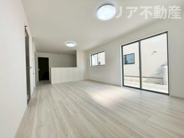 【居間・リビング】 | 8/21値下げ☆吉岡町大久保新築１号棟　パントリー大容量！