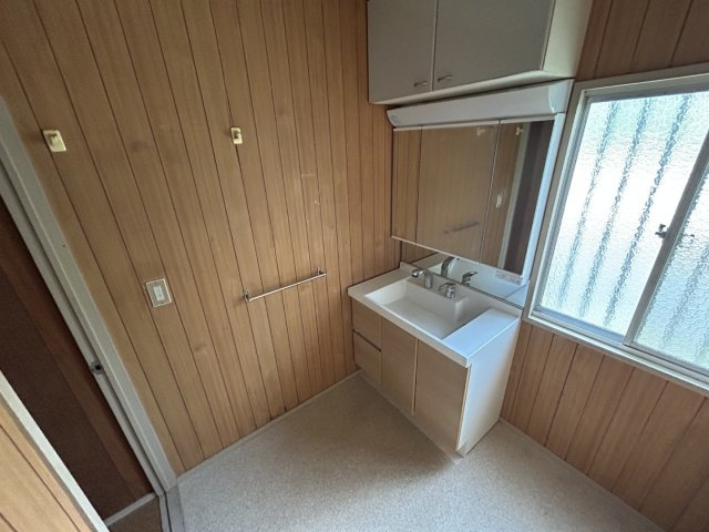 鳶尾4丁目Y戸建の洗面所
