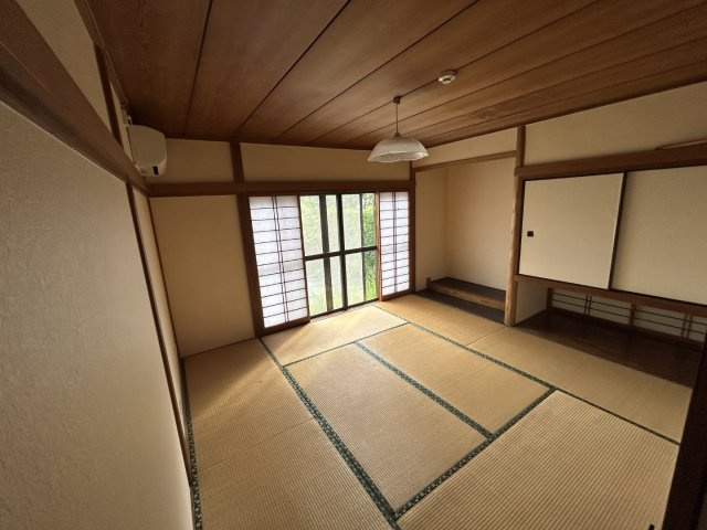 鳶尾4丁目Y戸建の和室