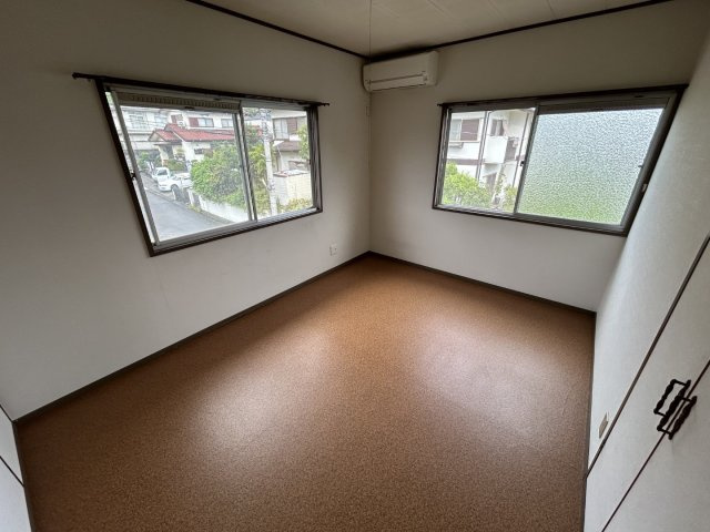 鳶尾4丁目Y戸建の洋室