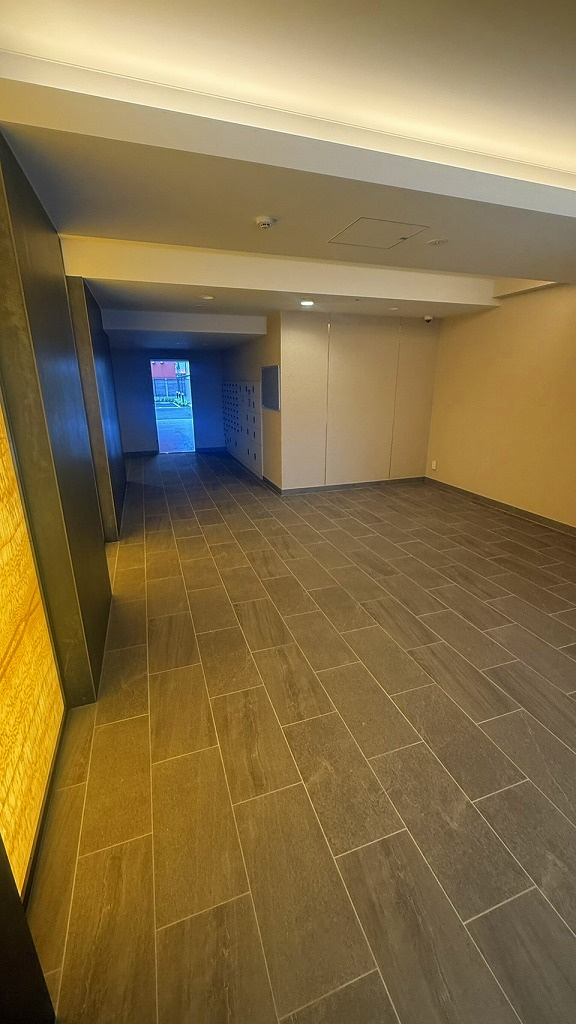 THEパームス熊野前のエントランス