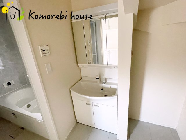 第3上尾市中分　新築一戸建て　ハートフルタウン　Aの独立洗面台|26.8.24　撮影済み