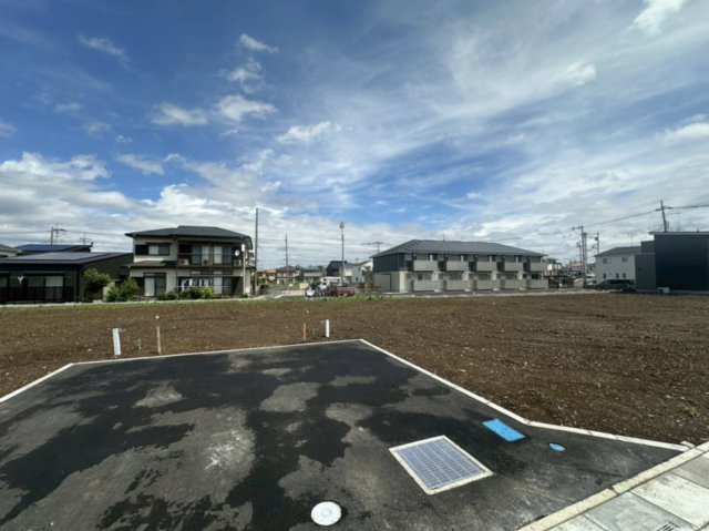 【前面道路含む現地写真】 | 北本市本町４丁目　新築戸建　全8棟　3号棟