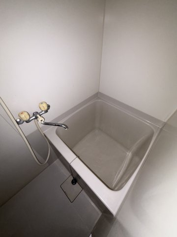 八尾マンションの浴室