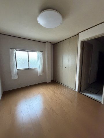八尾マンションの寝室