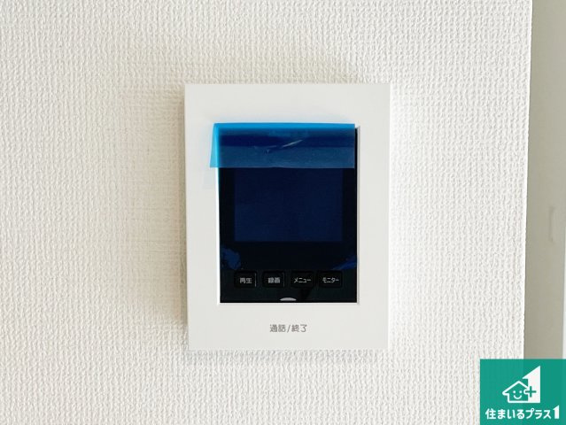 ■高槻市大塚町　第1期　新築一戸建ての防犯設備|カラーモニターインターホン！声だけでなく来訪者の姿や顔がモニターで確認できるので、小さなお子様がいらっしゃるご家庭でも安心できます！