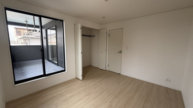 手城町3丁目　2/1の洋室