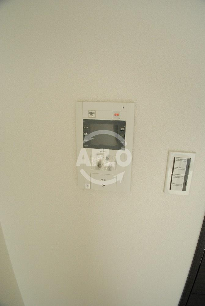 ラブ心斎橋ウエストのセキュリティ|LUV☆心斎橋WEST　モニター付きインターフォン