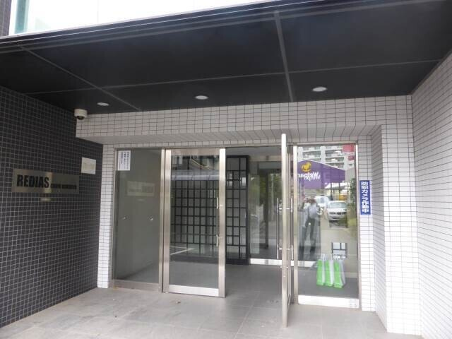 調布市国領町４丁目の賃貸マンションのエントランス