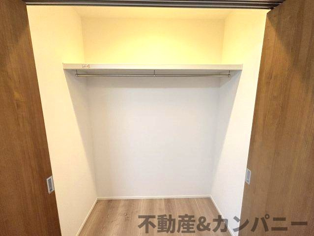 CS南斎院分譲住宅の収納|クローゼットの中にも間接照明があります