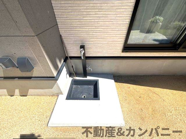 CS南斎院分譲住宅のその他|オシャレな立水栓です