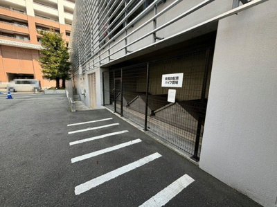 【駐輪場】 | シーサイドレジデンスコスモスクエア駅前 | 現地見学当日から承っております♪現地周辺の環境や、駅までの道のりなど周辺環境も合わせてご確認いただき、ぜひご検討ください！