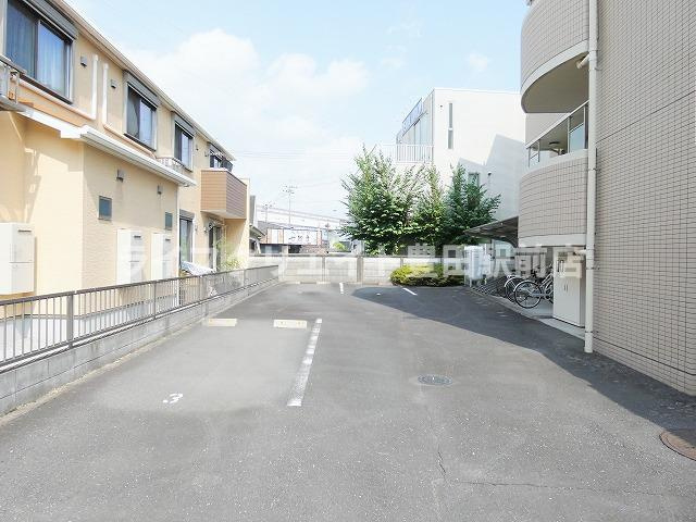 アビターレの駐車場