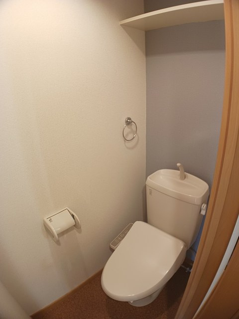 フォーウィルズコートのトイレ|ゆったりとした空間のトイレです
