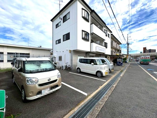 藤ヶ丘ＯＭＭビルの駐車場