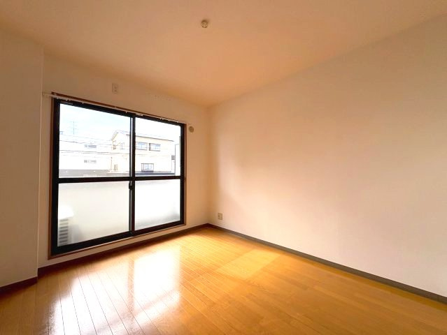 藤ヶ丘ＯＭＭビルの洋室