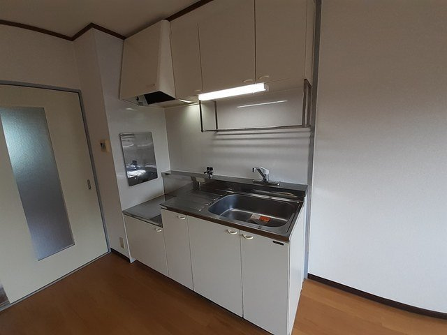 グラスガーデンⅡのキッチン|コンパクトなキッチンで掃除もラクラク