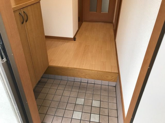 ガーデンハイム壱番館の玄関
