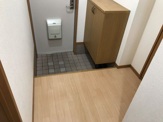 ガーデンハイム壱番館の玄関