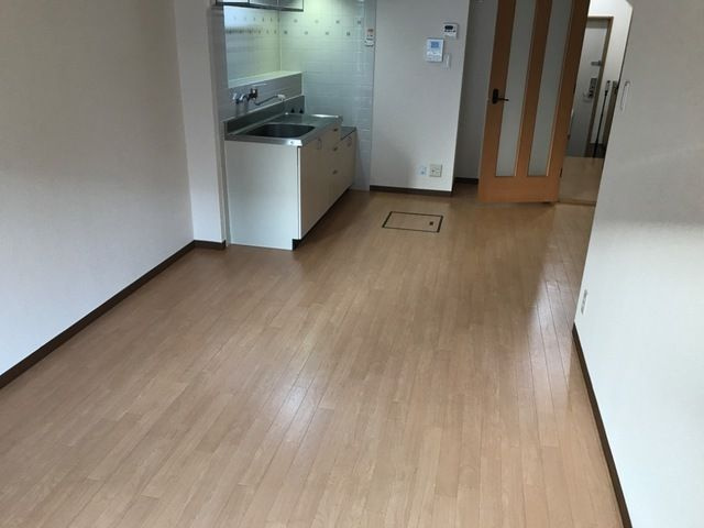 ガーデンハイム壱番館の居間・リビング