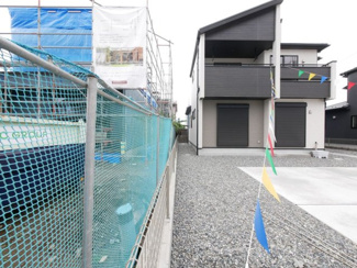 【周辺】 | 中央市成島 オール電化新築戸建 全2棟 2号棟 南道路 車3 | 敷地西側境界