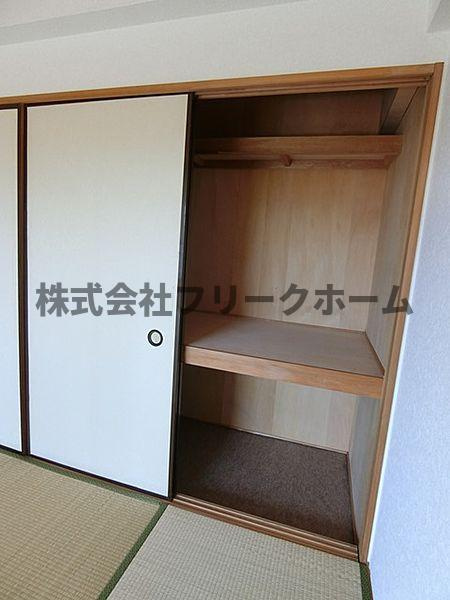 三鷹市深大寺２丁目の賃貸マンションの収納